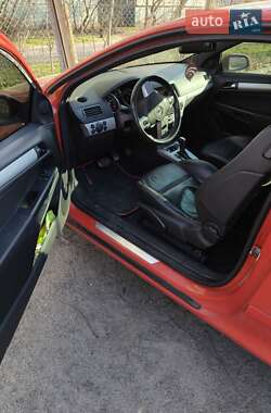 Купе Opel Astra 2007 в 