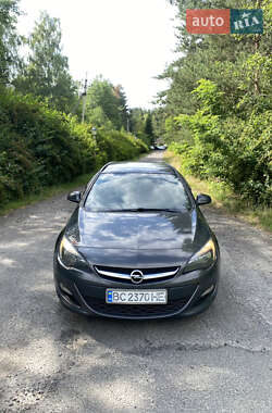 Универсал Opel Astra 2012 в 
