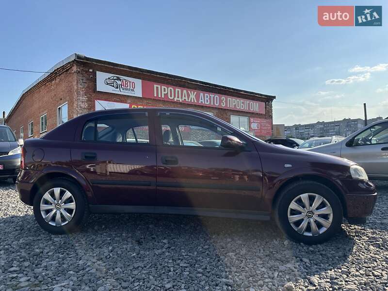 Хэтчбек Opel Astra 2004 в Смеле