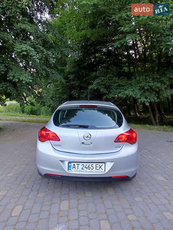 Хэтчбек Opel Astra 2010 в Коломые