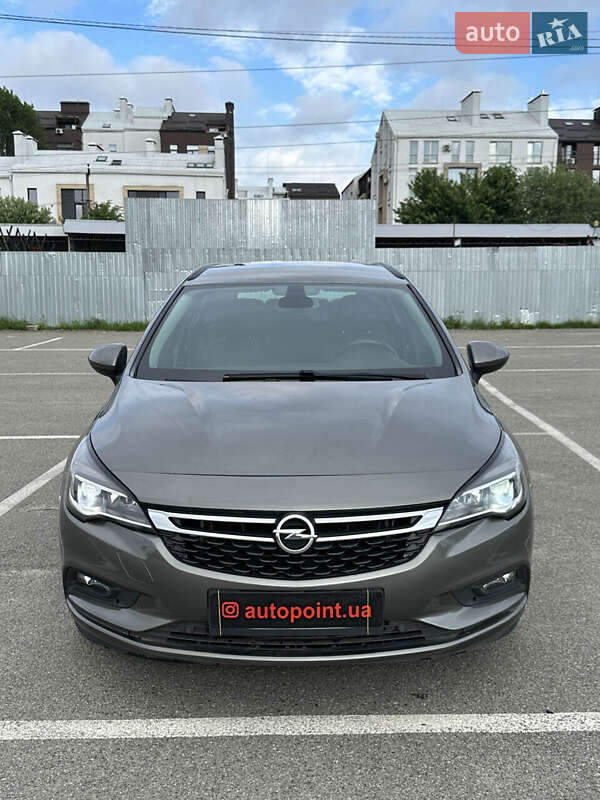 Универсал Opel Astra 2017 в Белогородке