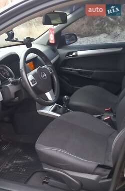 Универсал Opel Astra 2006 в 