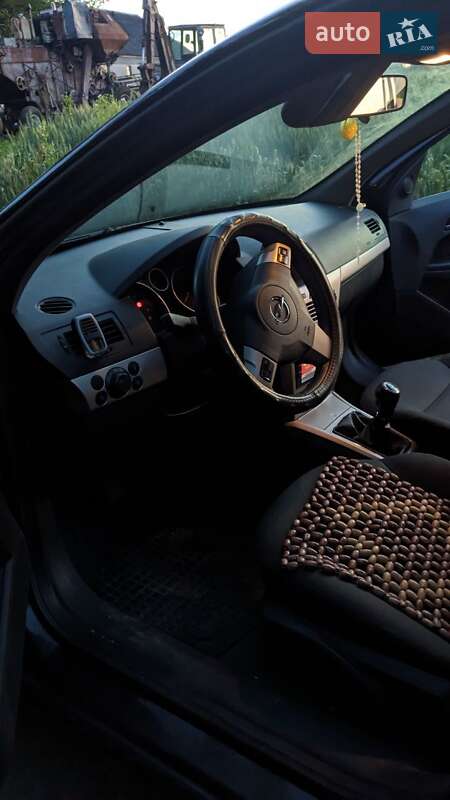 Универсал Opel Astra 2007 в Дубно