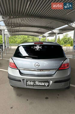 Хэтчбек Opel Astra 2007 в 