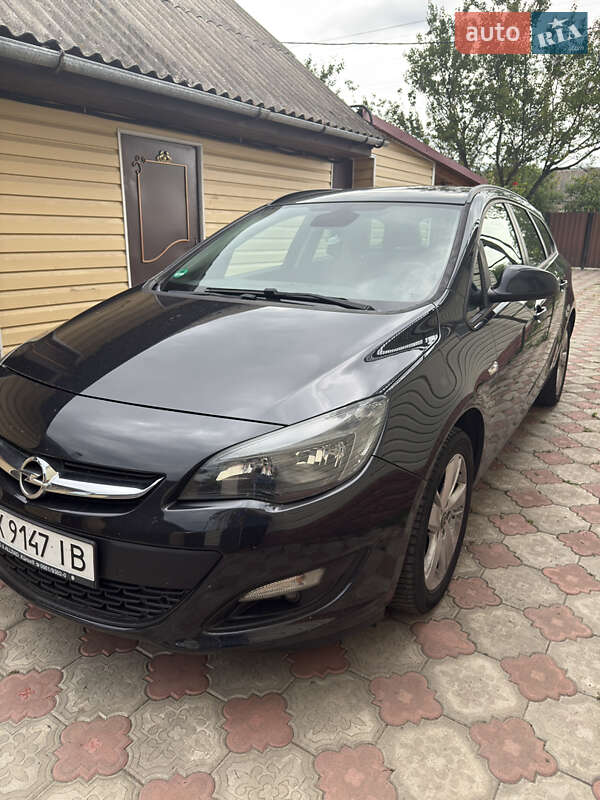 Универсал Opel Astra 2015 в Хмельницком