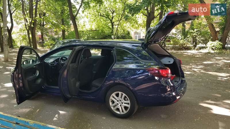 Универсал Opel Astra 2017 в Одессе