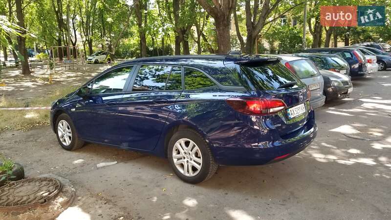 Универсал Opel Astra 2017 в Одессе