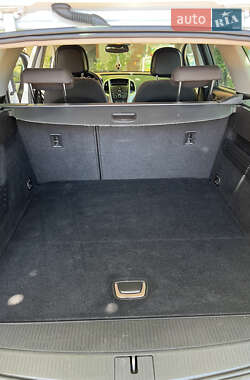 Универсал Opel Astra 2011 в 