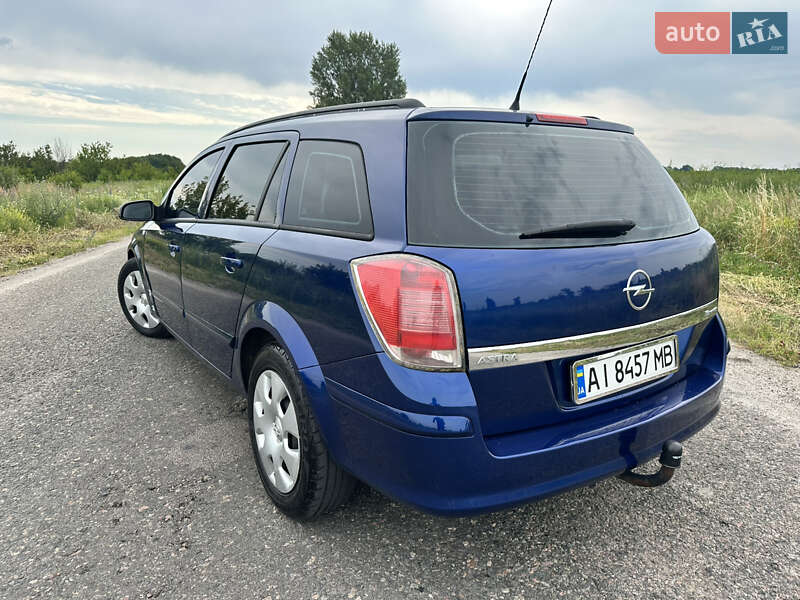 Универсал Opel Astra 2005 в Василькове