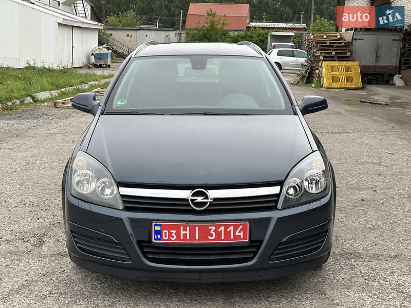 Универсал Opel Astra 2010 в Луцке