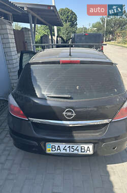 Хэтчбек Opel Astra 2006 в 
