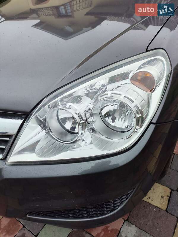 Универсал Opel Astra 2009 в Луцке