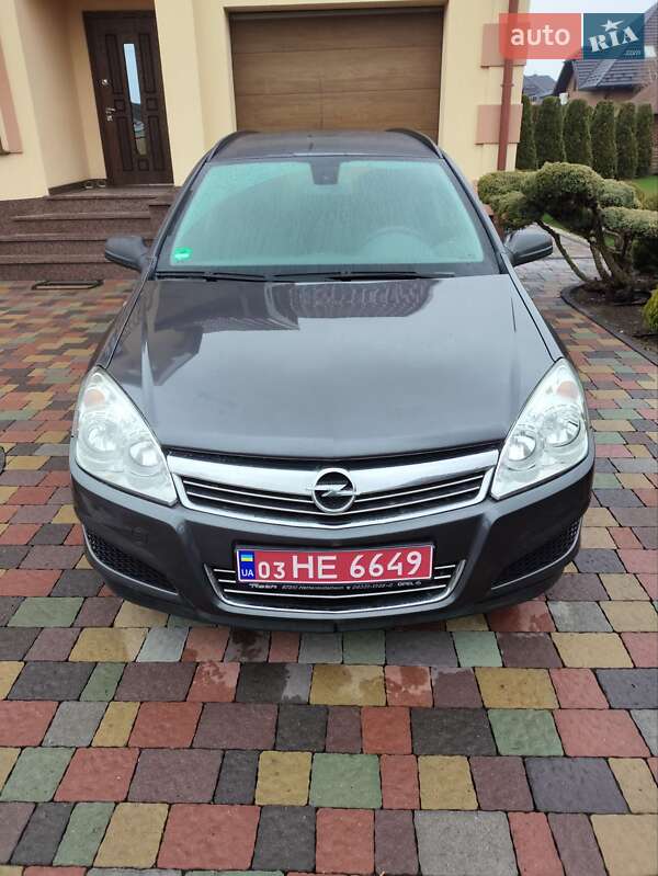 Универсал Opel Astra 2009 в Луцке