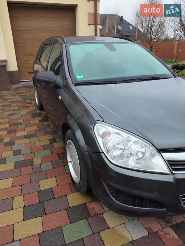 Универсал Opel Astra 2009 в Луцке