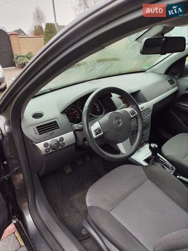 Универсал Opel Astra 2009 в Луцке