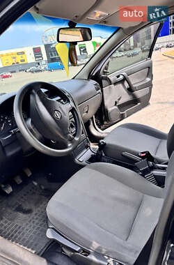 Седан Opel Astra 2006 в 