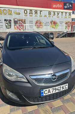Універсал Opel Astra 2012 в Святопетрівське