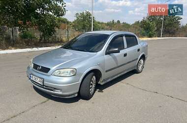 Седан Opel Astra 2005 в 