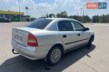 Седан Opel Astra 2005 в 