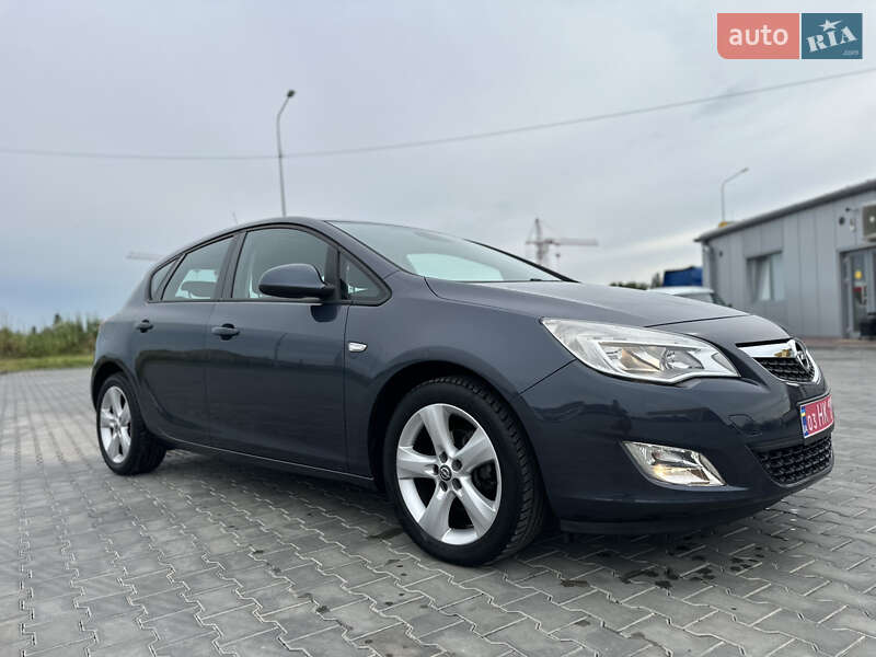 Хэтчбек Opel Astra 2009 в Луцке