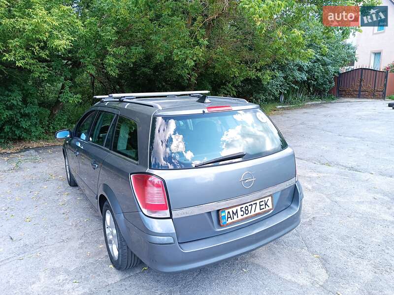 Универсал Opel Astra 2005 в Житомире