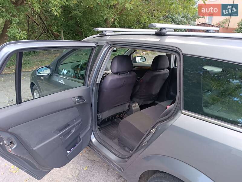 Универсал Opel Astra 2005 в Житомире