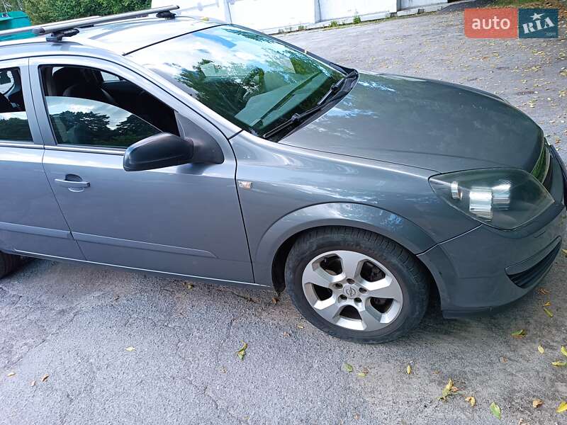 Универсал Opel Astra 2005 в Житомире