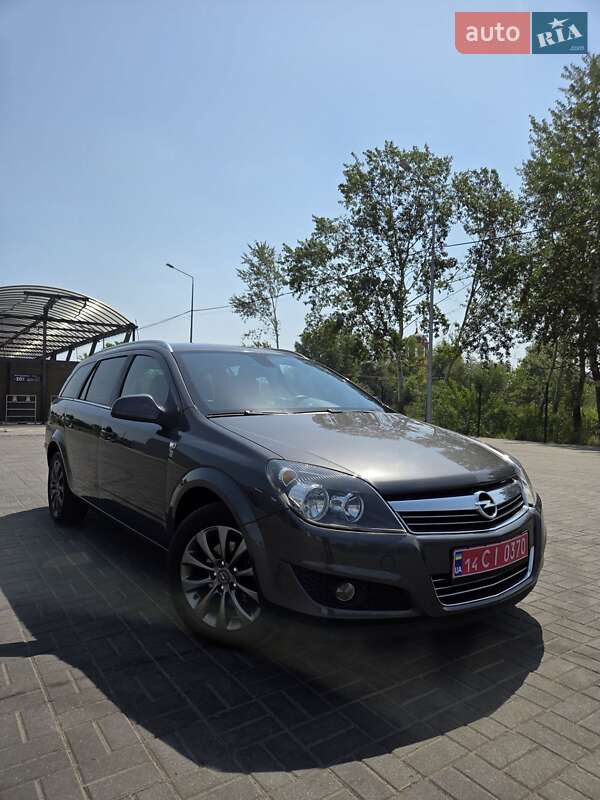 Opel Astra 2010