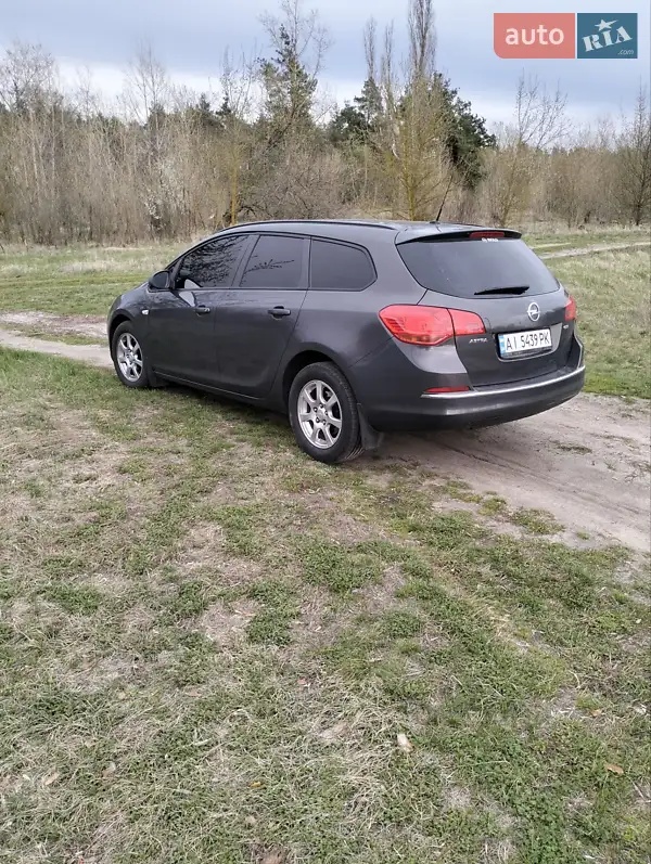 Opel Astra 2013