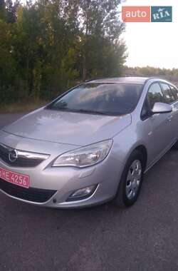 Универсал Opel Astra 2011 в Радивилове