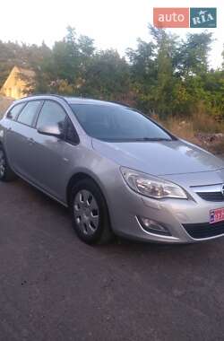 Универсал Opel Astra 2011 в Радивилове