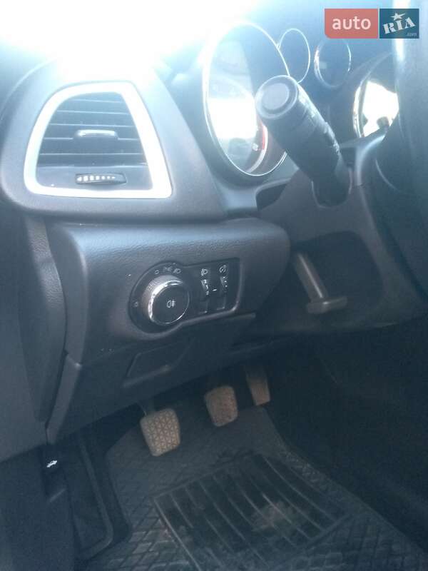 Универсал Opel Astra 2011 в Радивилове