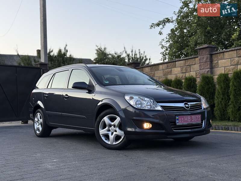 Універсал Opel Astra 2008 в Луцьку