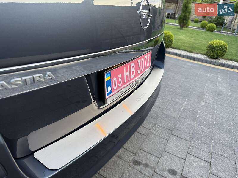 Універсал Opel Astra 2008 в Луцьку