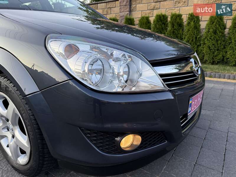Універсал Opel Astra 2008 в Луцьку