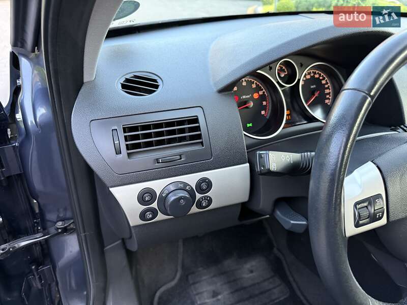 Універсал Opel Astra 2008 в Луцьку