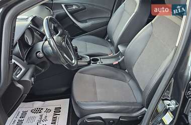 Универсал Opel Astra 2013 в 