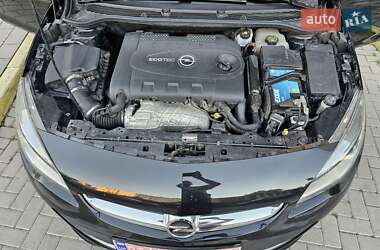 Универсал Opel Astra 2013 в 