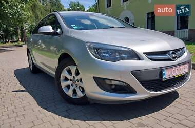 Универсал Opel Astra 2015 в Львове