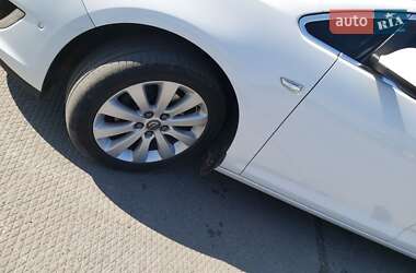 Универсал Opel Astra 2012 в 