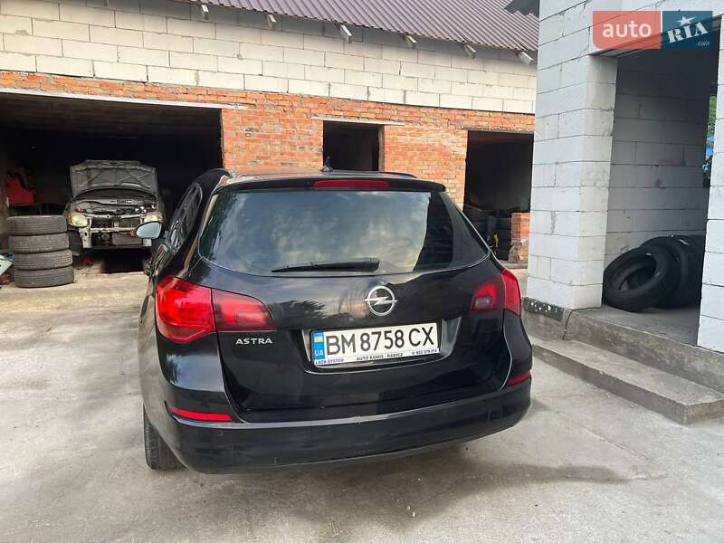 Універсал Opel Astra 2011 в Бердичеві