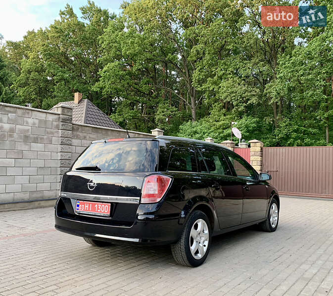 Універсал Opel Astra 2009 в Луцьку