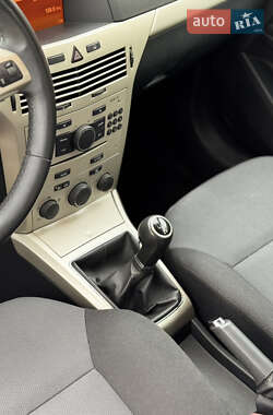 Универсал Opel Astra 2008 в 