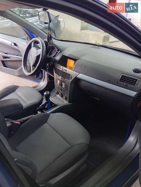 Универсал Opel Astra 2005 в Житомире