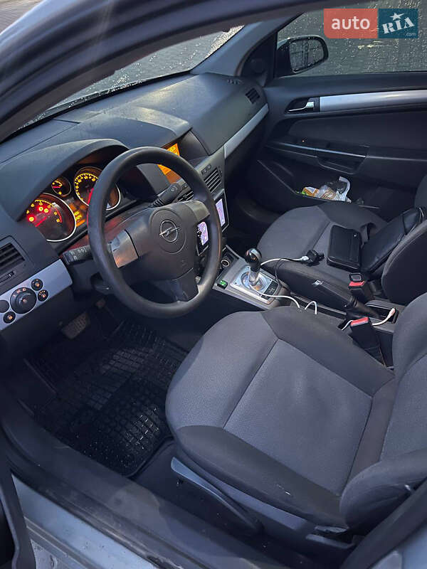 Универсал Opel Astra 2005 в Львове