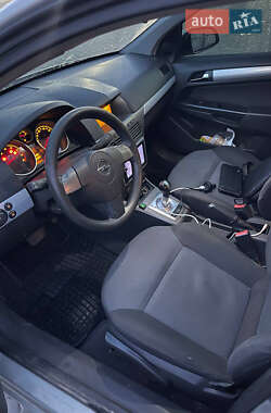 Универсал Opel Astra 2005 в 