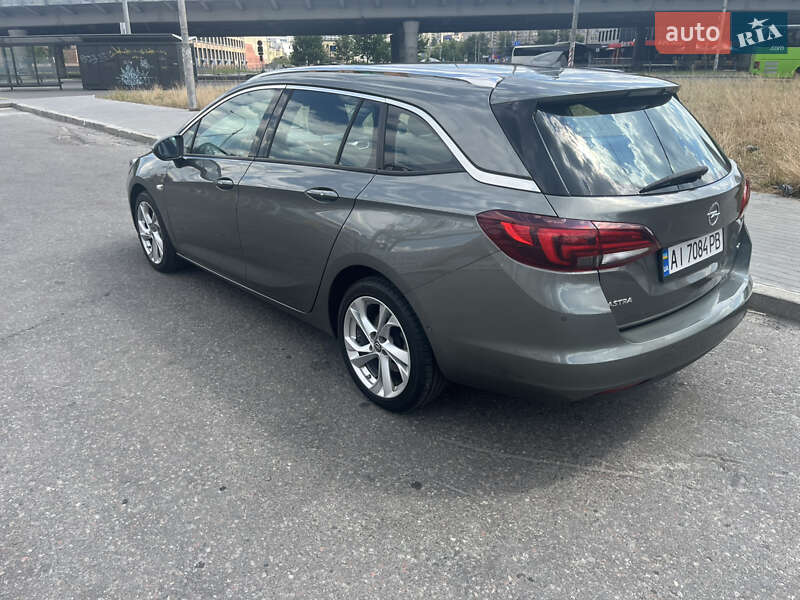 Универсал Opel Astra 2016 в Киеве