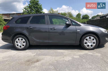 Универсал Opel Astra 2011 в 