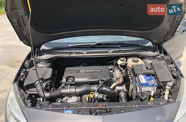 Универсал Opel Astra 2011 в 