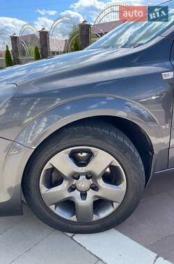 Универсал Opel Astra 2010 в 